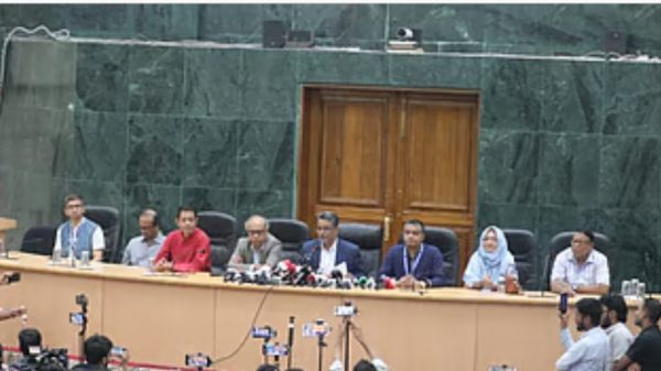 ডাকসুর শীর্ষ তিন পদে আলোচিত কোন প্রার্থী কত ভোট পেলেন