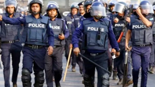 নির্বাচনে দায়িত্ব পালনে পুলিশের বিশেষ প্রশিক্ষণ শুরু
