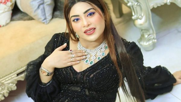 সম্মানবোধের কারণে প্রস্তাব ফিরিয়ে দিয়েছেন মিষ্টি জান্নাত