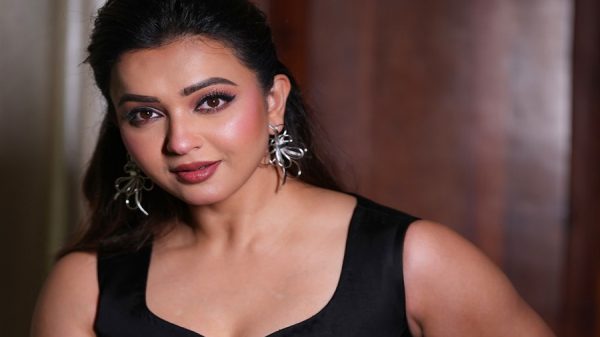 ভিডিও ভাইরাল হতেই কটাক্ষের মুখে কৌশানি