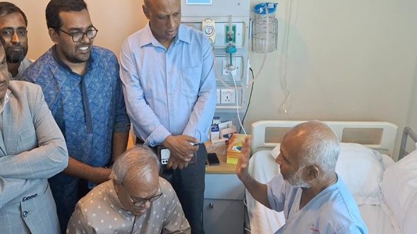 গুলিবিদ্ধ এরশাদ উল্লাহকে দেখতে হাসপাতালে রিজভী