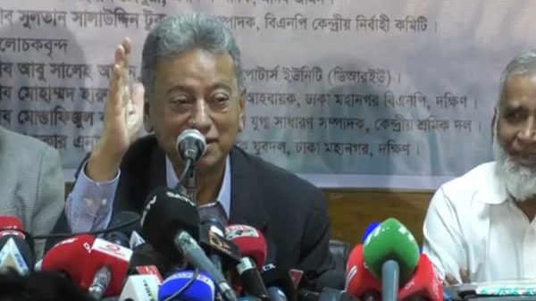 গণভোট নিয়ে বিএনপি উদারতা দেখিয়েছে : আমীর খসরু