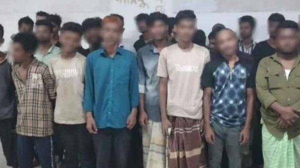 রাজধানীতে পুলিশের অভিযানে ৩৭ জন গ্রেপ্তার