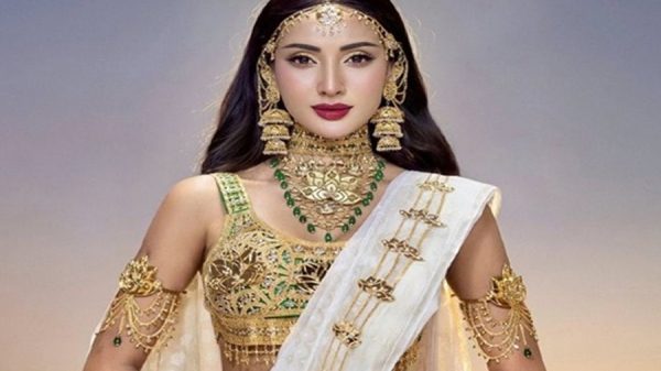 ‘মিস ইউনিভার্স’ মঞ্চে রাজকীয় জামদানিতে বাংলাদেশি মিথিলা