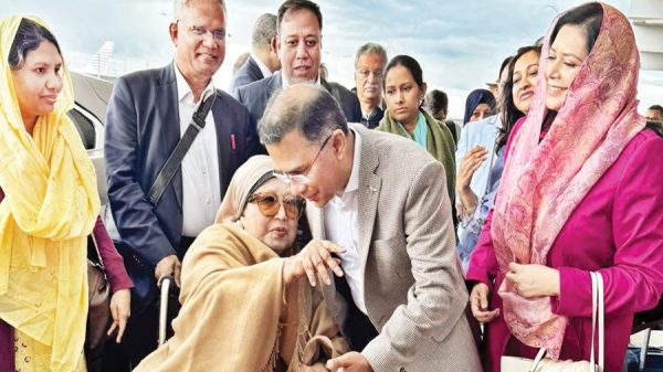 শিগগিরই দেশে ফিরবেন তারেক রহমান : মির্জা ফখরুল