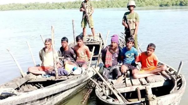 আরাকান আর্মির হাতে টেকনাফের ৬ জেলে আটক