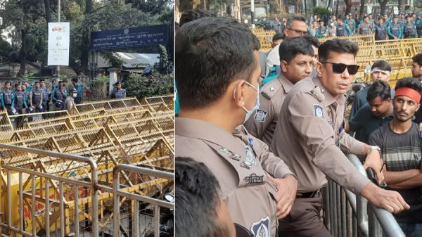 শিক্ষাভবন মোড়ে শিক্ষার্থীদের সড়ক অবরোধ, পুলিশ মুখোমুখি